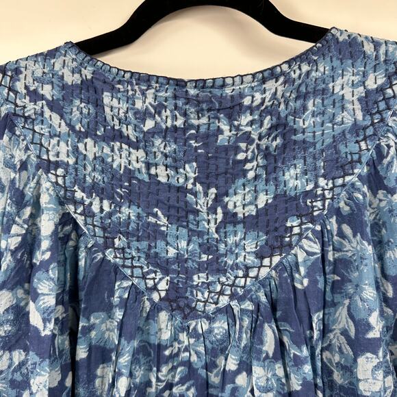 We the Free‎ Floral Blouse Small Blue Button Front - Picture 6 of 8